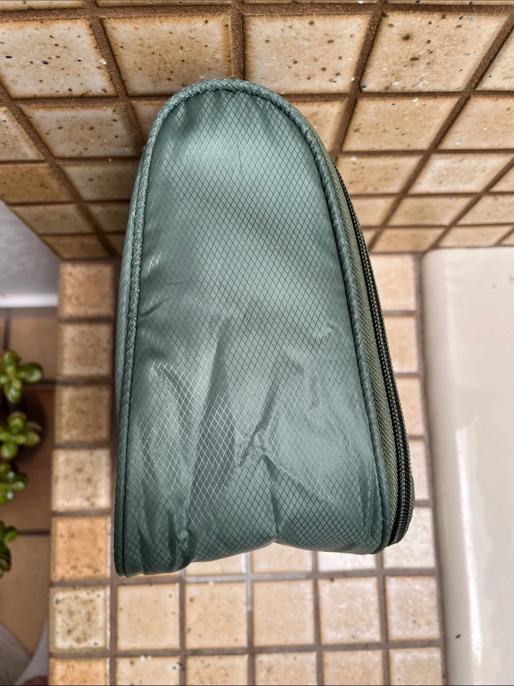 Travelon Hanging Toiletry Bag in Sage Green